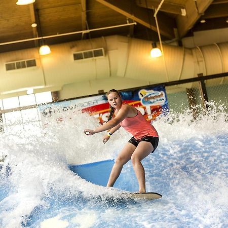 Soaring Eagle Waterpark And Hotel Mount Pleasant Exterior photo