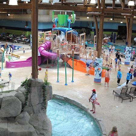 Soaring Eagle Waterpark And Hotel Mount Pleasant Exterior photo