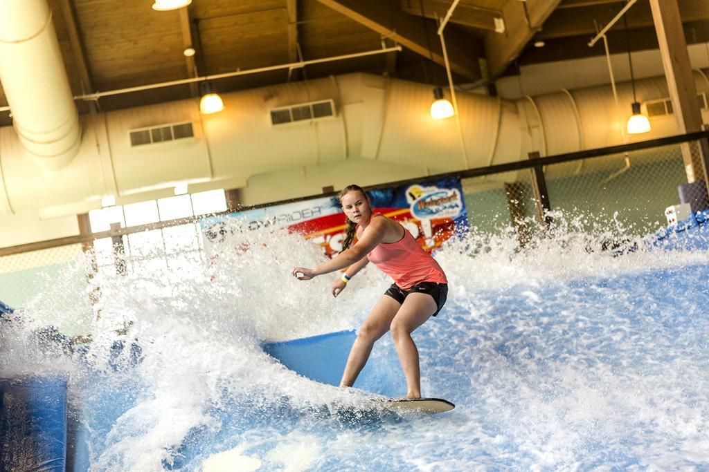 Soaring Eagle Waterpark And Hotel Mount Pleasant Exterior photo