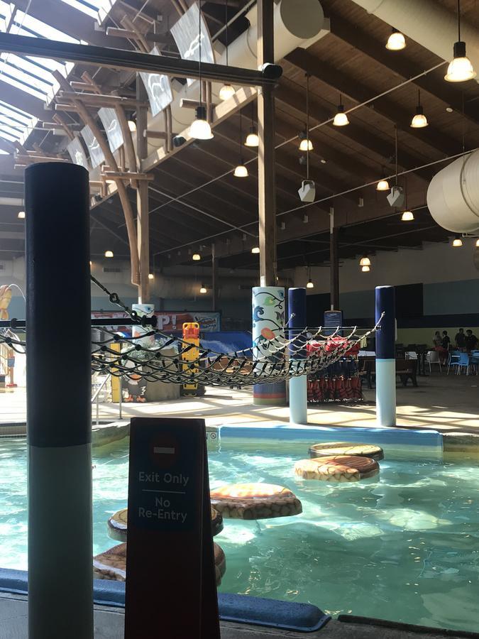 Soaring Eagle Waterpark And Hotel Mount Pleasant Exterior photo