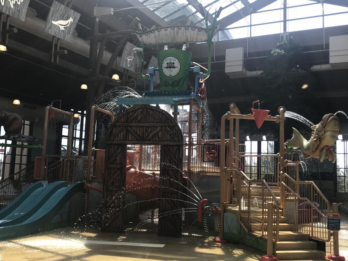 Soaring Eagle Waterpark And Hotel Mount Pleasant Exterior photo